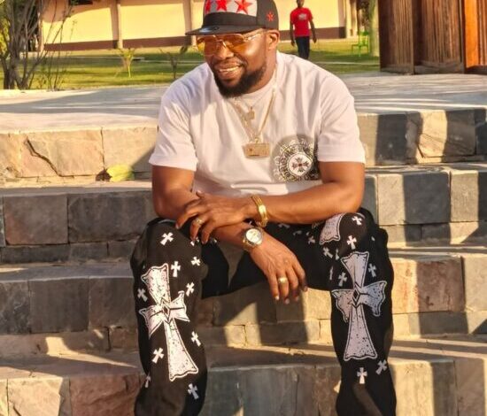 Kings Malembe Malemebe Ft Luwi Caris - Awe Tatulechula Mp3 Download